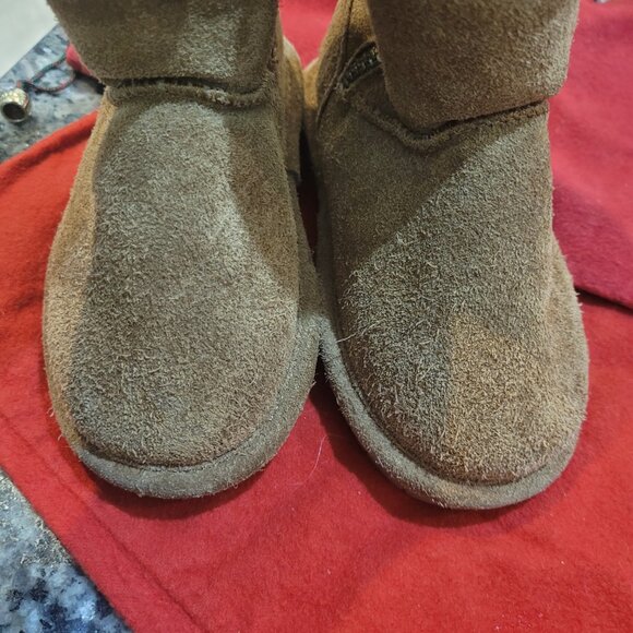 TODDLER~ BEARPAW BOOTS~SHEEPSKIN FOOTBED & SUEDE OUTSIDE~ SO CUTE! SIZE  9 - Picture 14 of 14